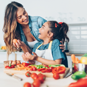 adolescenta si mancarea